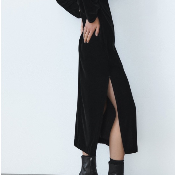 💜SOLD OUT NWT ZARA MIDI VELVET DRESS - Picture 2 of 6